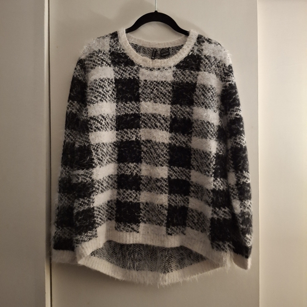 New Directions Fuzzy Black and White Women's Knit Sweater